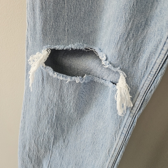 Abercrombie & Fitch Light Wash Distressed The 90s Straight Ultra High Rise Jeans - Picture 6 of 13